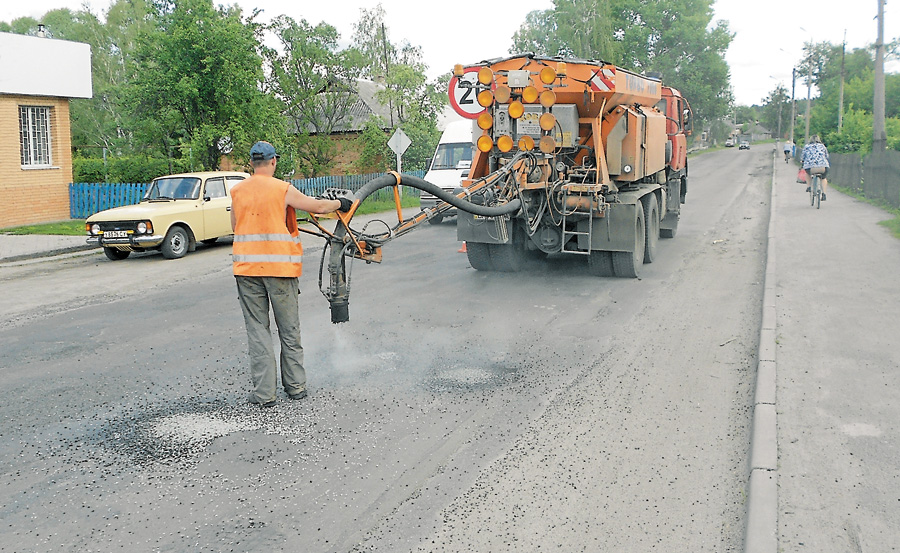 Знімки надані Службою автомобільних доріг у Сумській області.